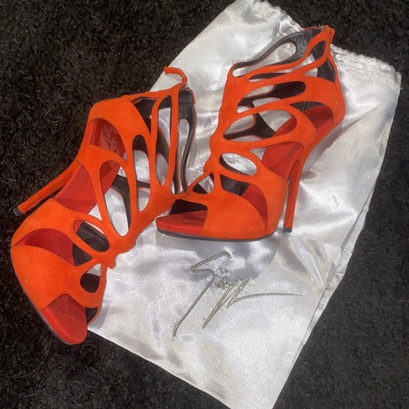 Giuseppe Zanotti red-orange suede heel - Picture 3 of 9